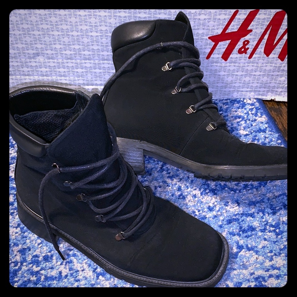 🥾 STUART WEITZMAN GORE-TEX LACE UP MOTO BOOTS 🥾